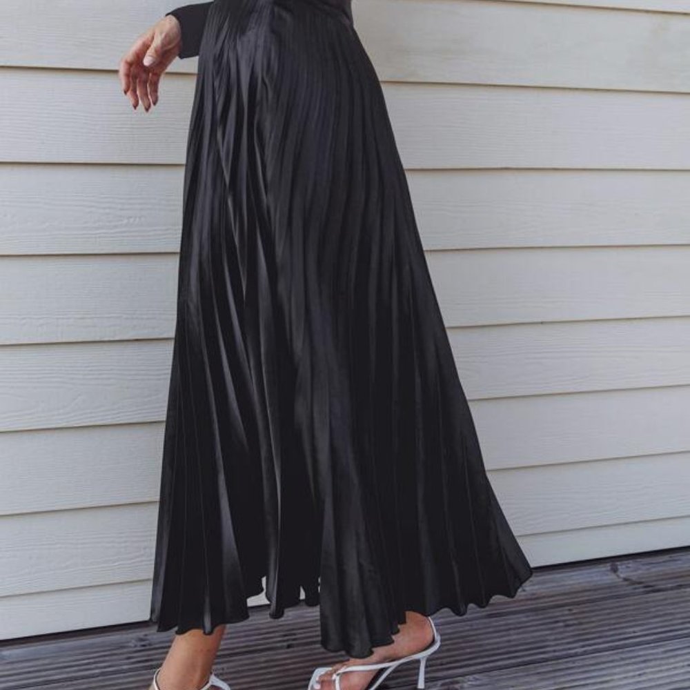 CLASSIC Girl Black Pleated Skirt - Picture 4 of 7